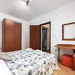 3 Bedroom Cozy In * Ližnjan