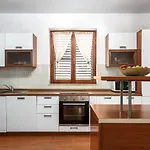 Ferienhaus 3 Bedroom Cozy In Ližnjan