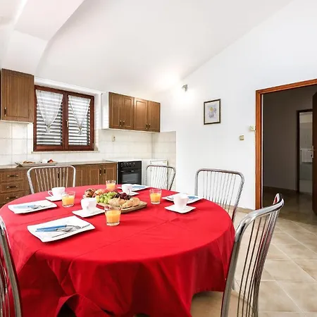Ferienhaus 3 Bedroom Cozy In *